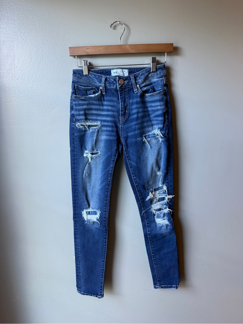 BKE Stella Distressed Skinny Jeans Size 25 Medium Wash Ripped Denim